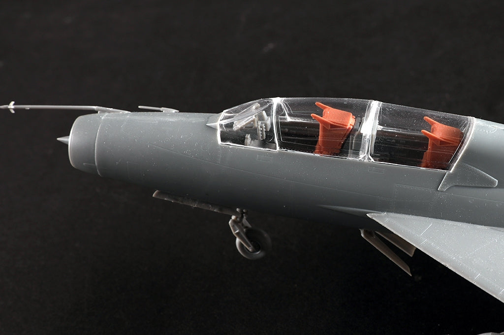 Trumpeter 02825 JJ-7A Trainer 1/48 – zdjęcie 9