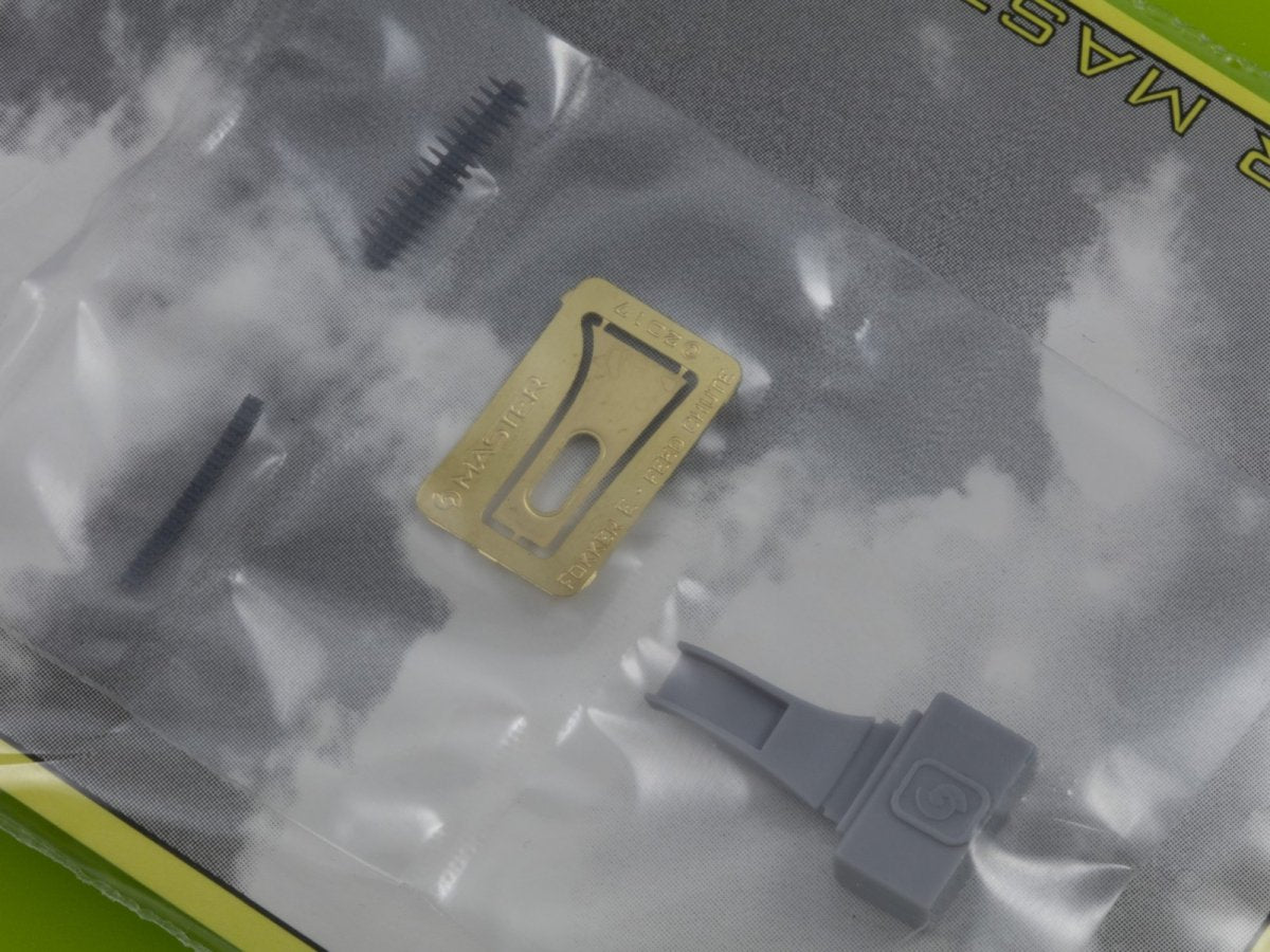 Master AM-32-105 Fokker E.II/E.III (Early) Ammunition feed chute with belt for LMG 08 Spandau 1/35 – zdjęcie 5