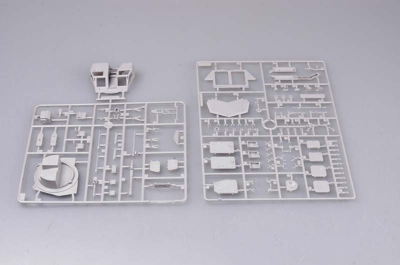 Trumpeter 00393 USMC LAV-AD Light Armored Vehicle-Air Defense 1/35 – zdjęcie 5