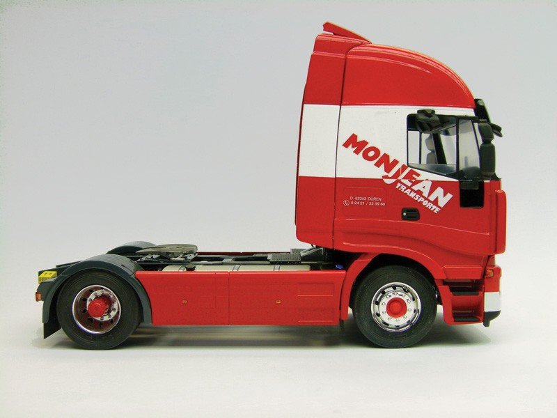 Italeri 3869 IVECO Stralis Active Space 1/24 – zdjęcie 5