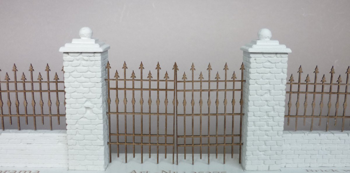 RT-Diorama 35275 Brick wall with Fence 1/35 – image 4