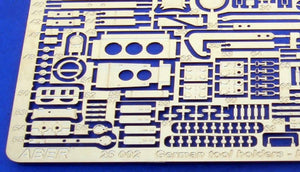Aber 25002 German tool holders - late used from 1943 1/25 scale model 1/25 – image 3