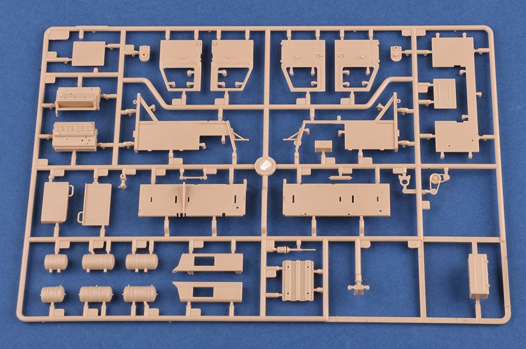 Hobby Boss 85517 Russian BAZ-64022 with 5P85TE2 TEL S-400 1/35 – image 15