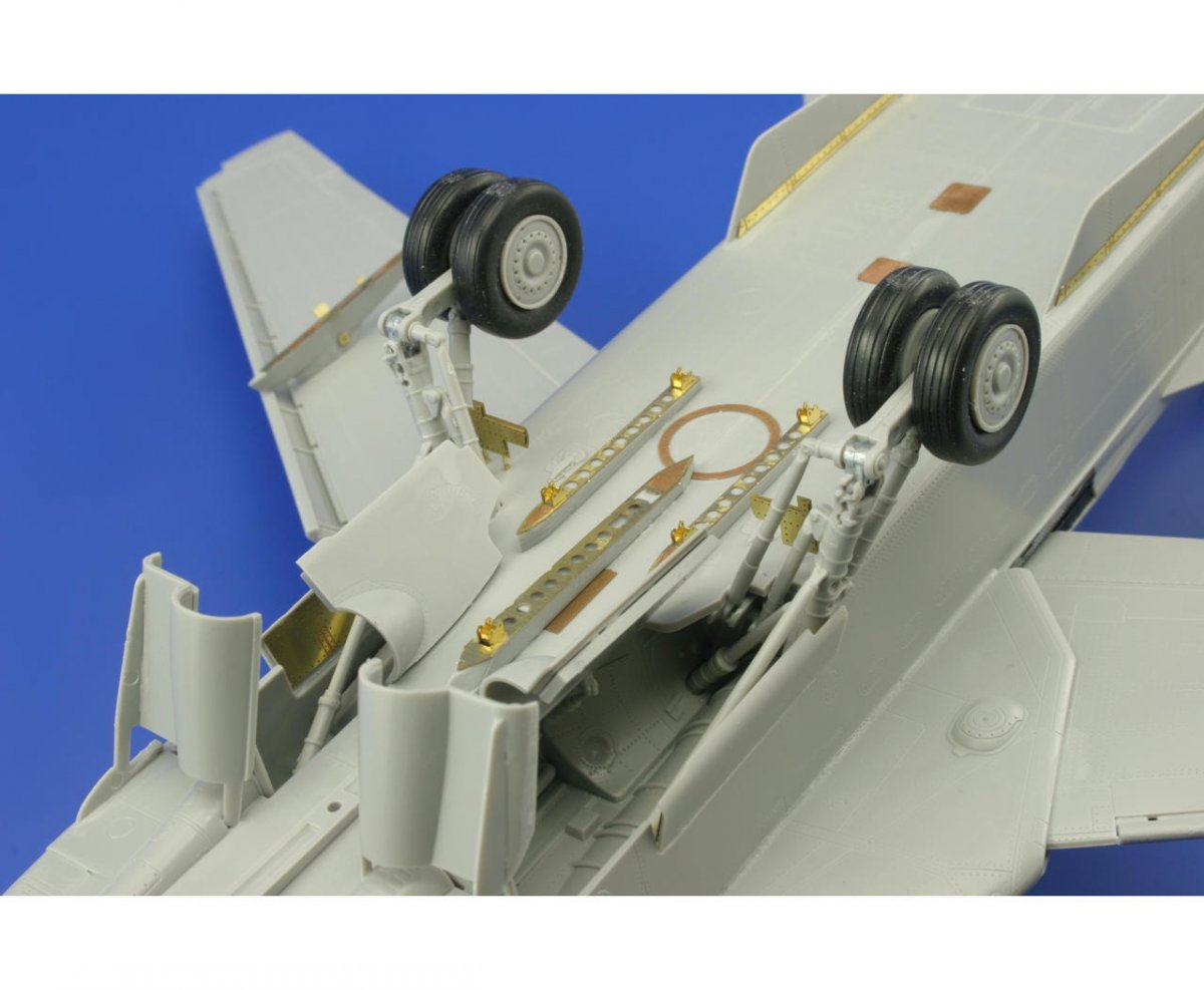 Eduard 48695 Su-24M Fencer D exterior 1/48 Trumpeter – zdjęcie 9