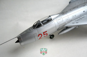 Modelsvit 72006 Sukhoi Su-7B 1/72 – Bild 6