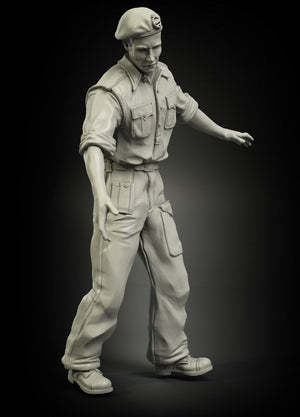 Panzer Art FI35-031 British RAC North Africa loading 2pdr ammo soldier No.2 1/35