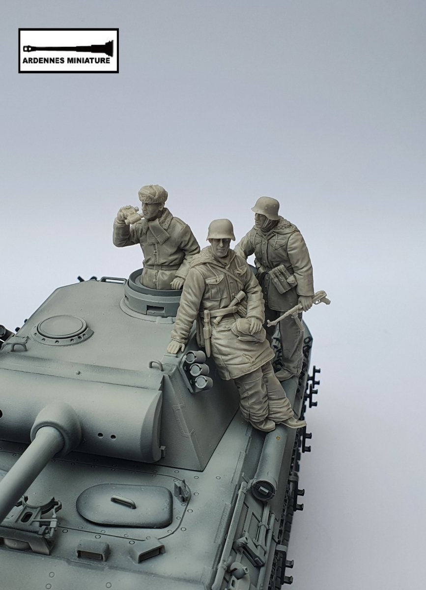 Ardennes Miniature 35019 WW2 PANZER COMMANDER AND GERMAN SOLDIER 1/35 – zdjęcie 4
