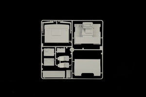 Italeri 3945 VOLVO F16 Globetrotter Canvas Truck with elevator 1/24 – image 11