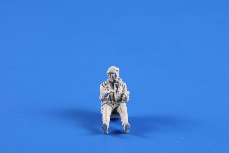 CMK F48361 P-51D Mustang Pilot ETO, Seated 1/48 – image 5