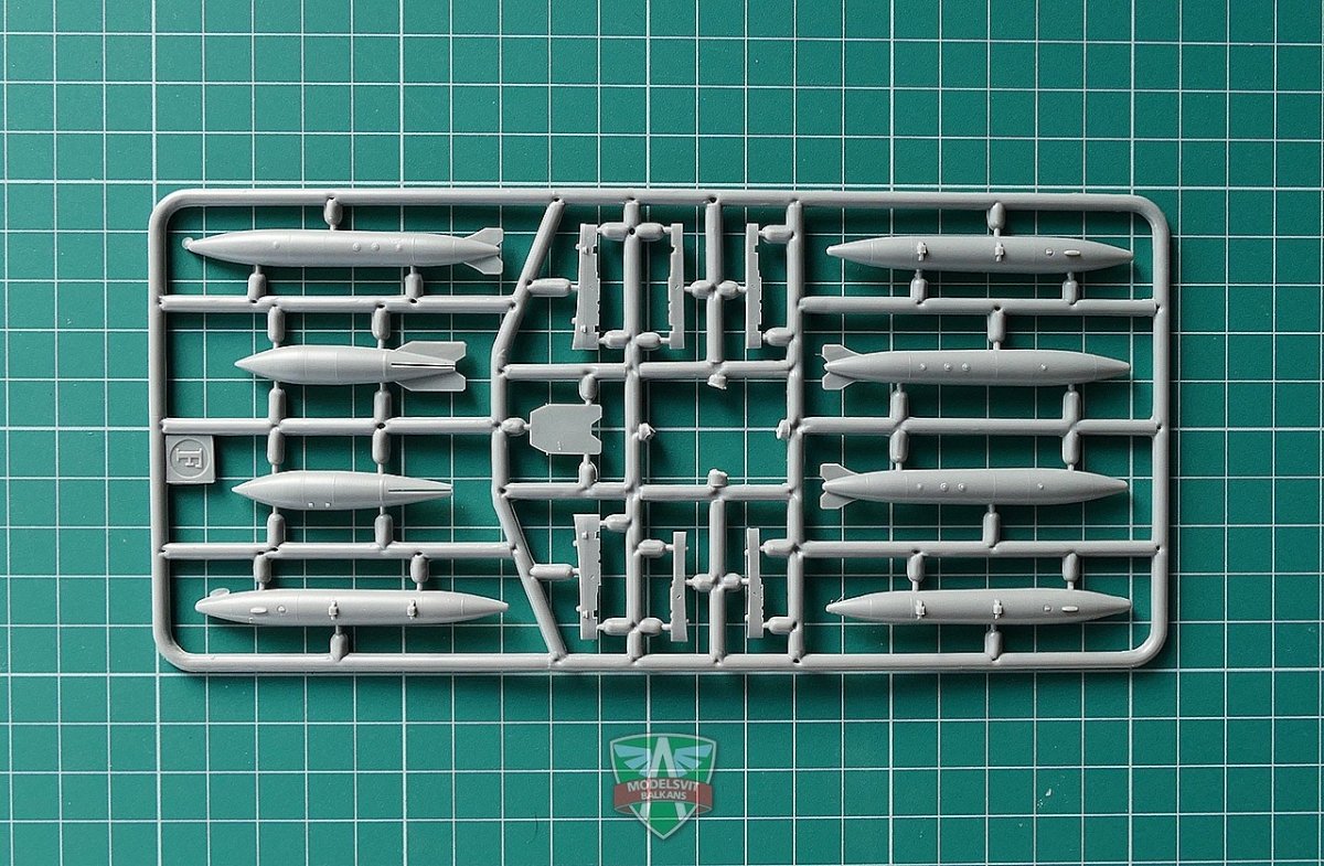 Modelsvit 72002 SU-7 BMK 1/72 – zdjęcie 3