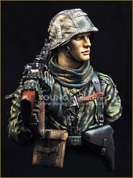 Young Miniatures YM1869 Waffen SS Young Machine Gunner 1944 1/10 – zdjęcie 8