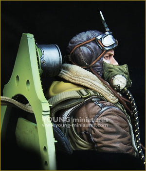 Young Miniatures YM1868 RAF Spitfire Mk.l Pilot WWll 1/10 – image 6
