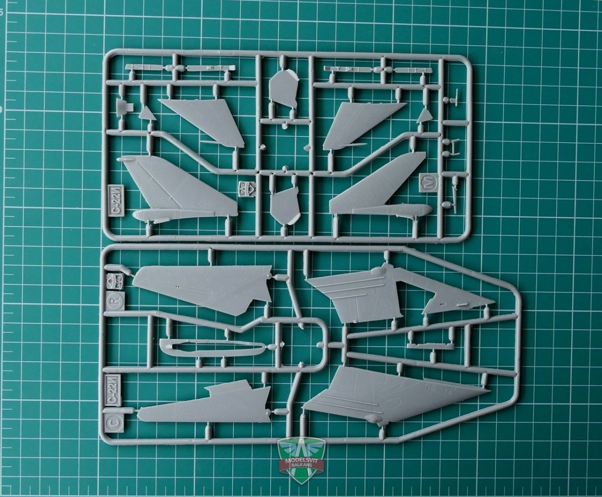 Modelsvit 72009 S-22I(Su-7IG) variable wing geometry 1/72 – zdjęcie 6