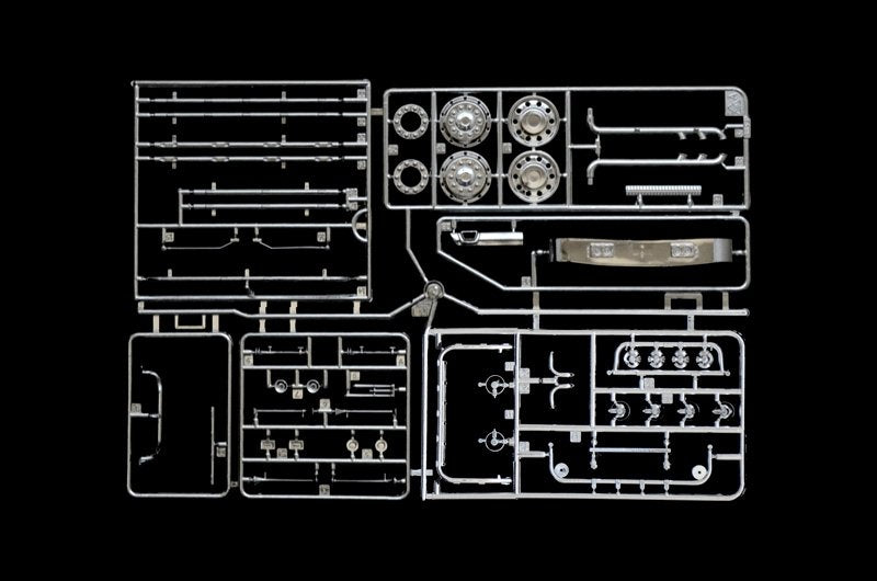 Italeri 3952 Scania R730 Streamline 4×2 Show Trucks 1/24 – image 13