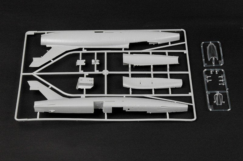 Trumpeter 02822 F-100D IN THUN 1/48 – image 2