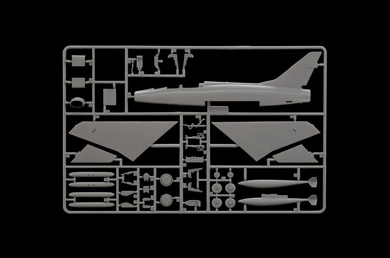 Italeri 1398 F-100F SUPER SABRE 1/72 – zdjęcie 2