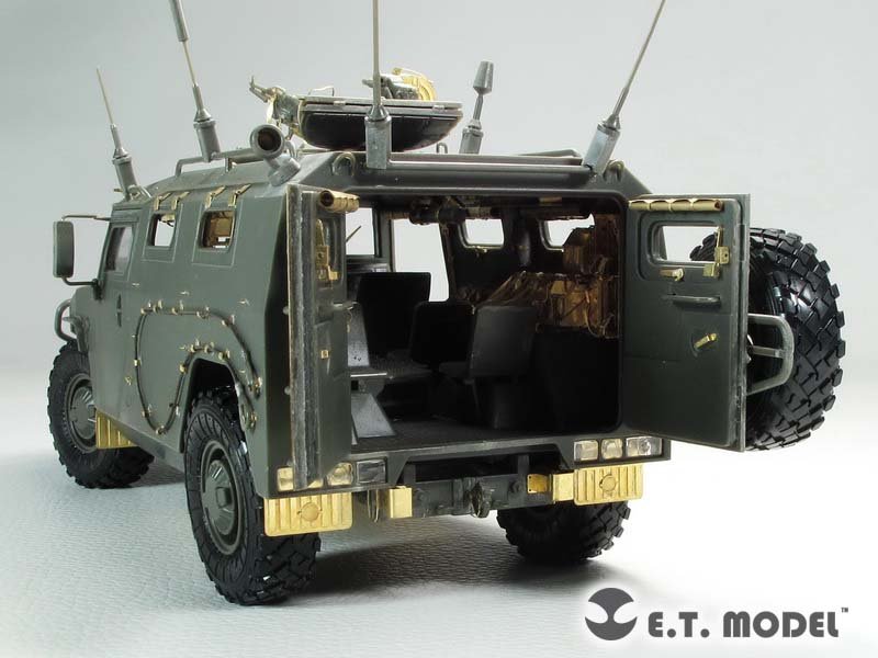 ET Model E35-195 Russian GAZ-233014 STS &amp;quot;TIGER&amp;quot; Interior (For Meng VS-003) (1/35) – image 2