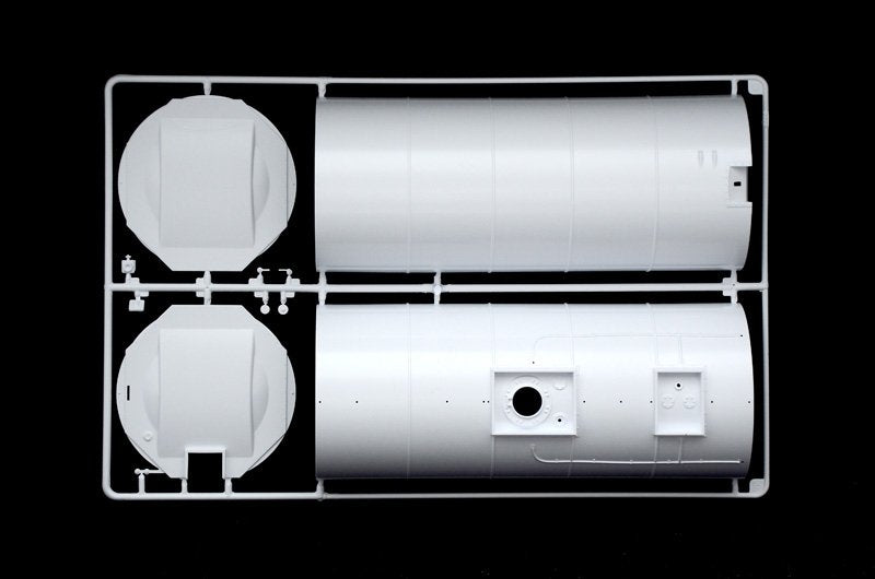 Italeri 3929 TECNOKAR TRAILER WITH 20 TANK 1/24 – image 3