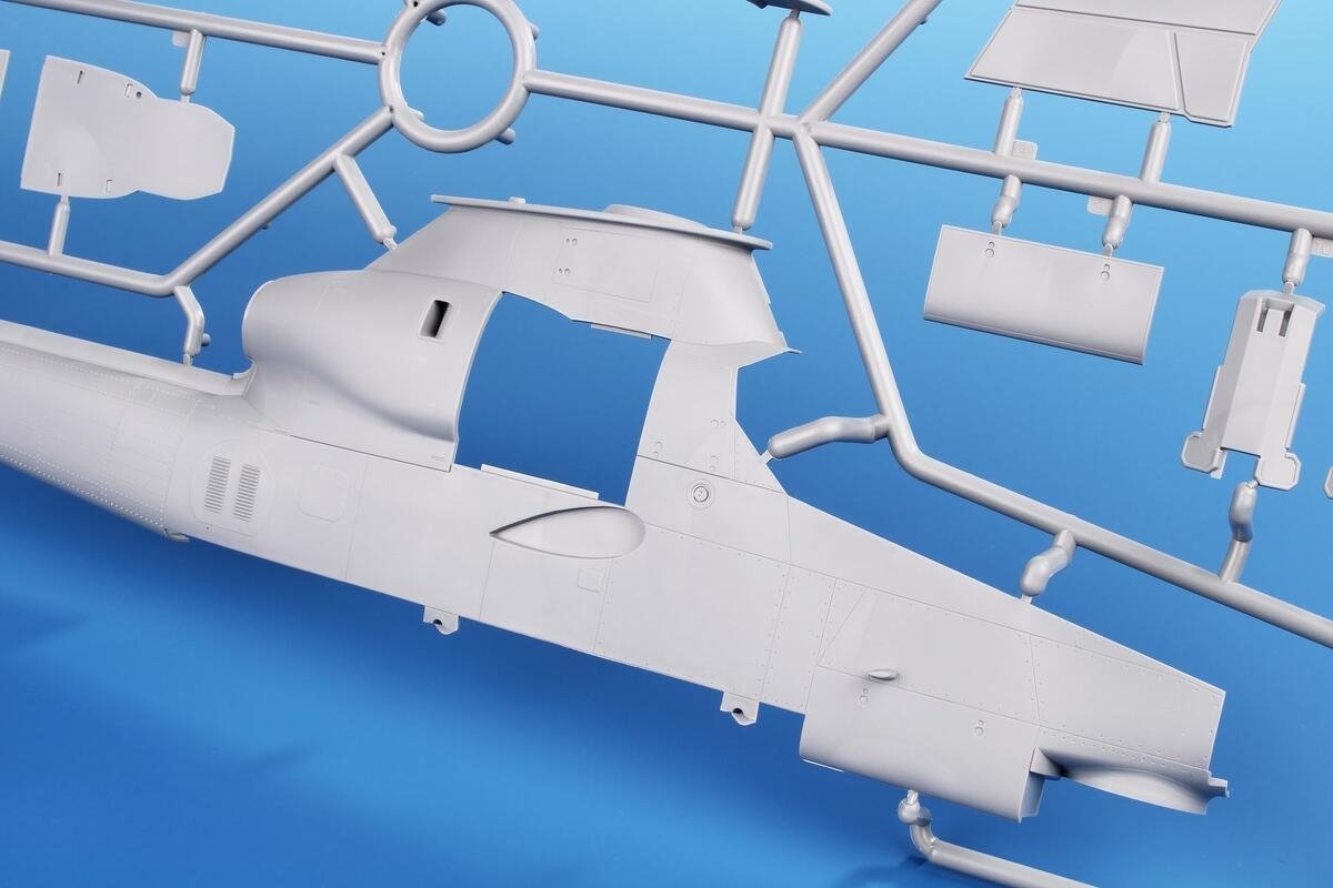 Special Hobby 32086 Cobra &amp;#39;Marines/US Navy&amp;#39; Hi-Tech Kit 1/32 – image 6