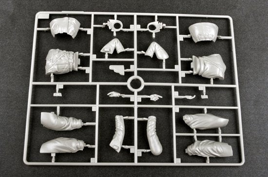 Trumpeter 00702 WWII SOVIET TANK CREW Vol.2 (1/16) – image 6