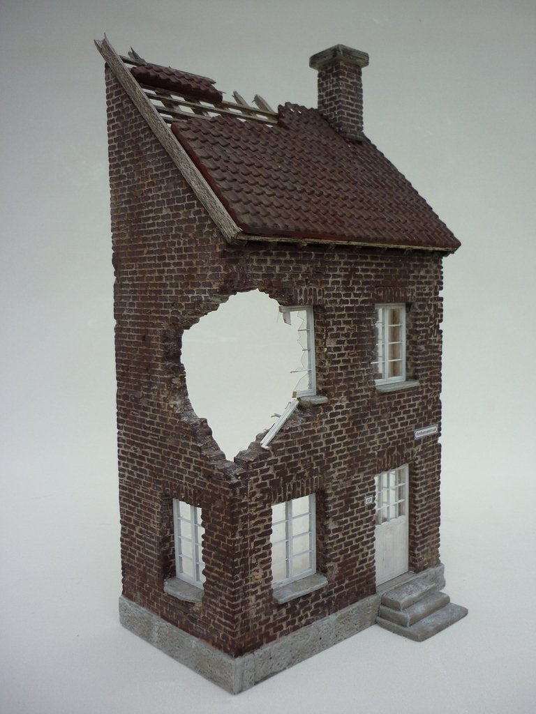 RT-Diorama 35163 Old Brick House 1/35 – image 4