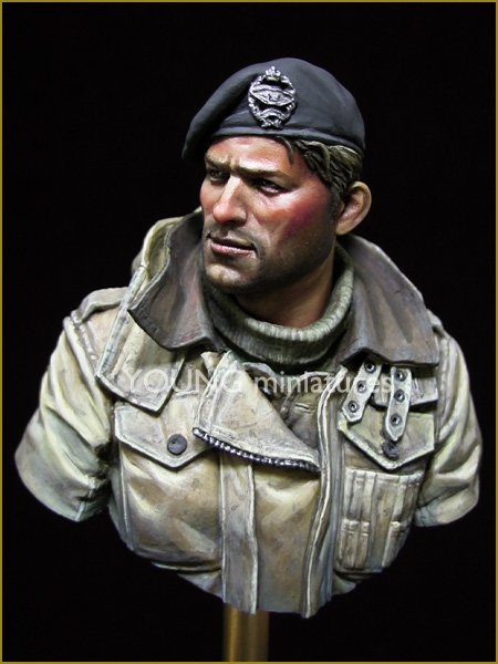Young Miniatures YM1835 British Tank Crew WWII 1/10 – image 3