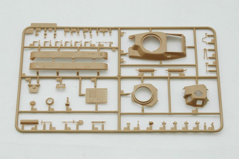 Trumpeter 00352 France 39(H) TANK SA 38 37mm gun 1/35 – image 5