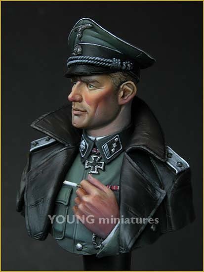 Young Miniatures YM1811 SS TOTENKOPF OFFICER WWII 1/10 – zdjęcie 5