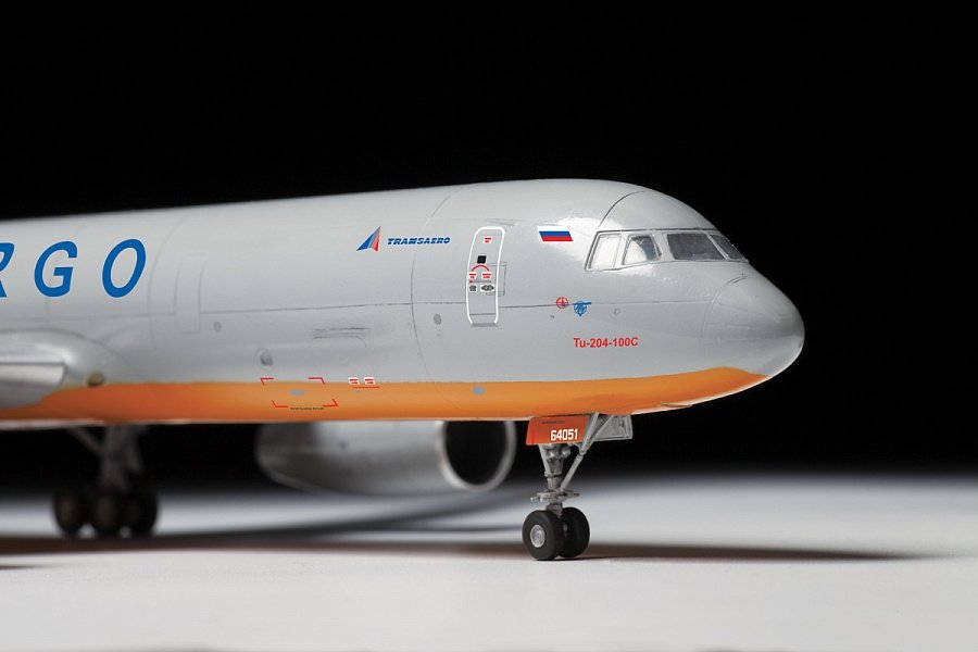 Zvezda 7031 Cargo airplane TU-204-100C 1/144 – zdjęcie 6