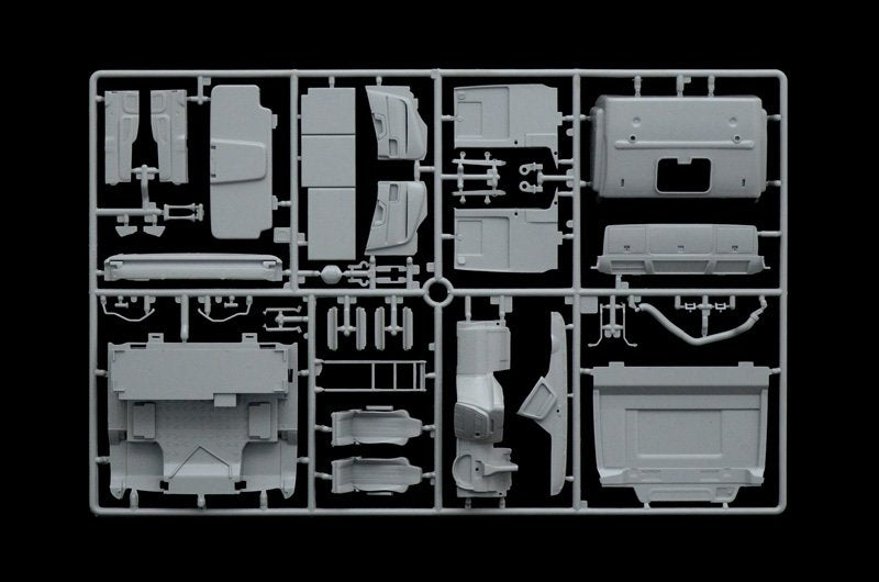 Italeri 3899 IVECO STRALIS HI-WAY EURO 5 1/24 – zdjęcie 7