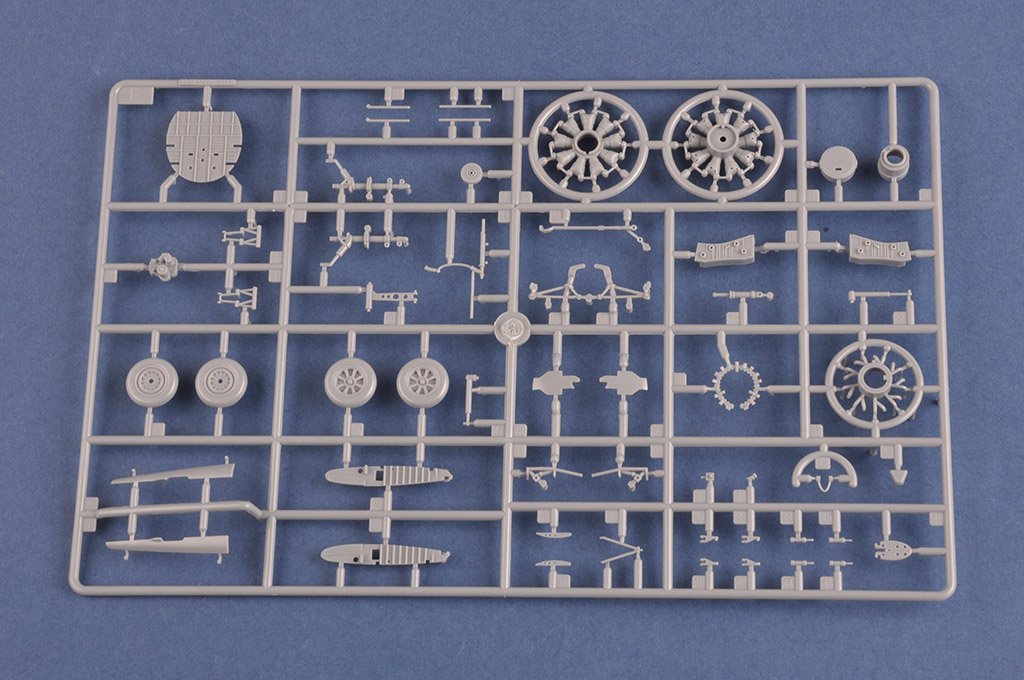 Hobby Boss 80384 F4U-1D Corsair 1/48 – zdjęcie 10