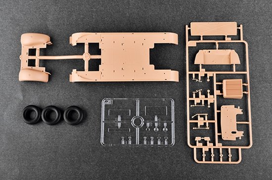 Trumpeter 09538 Sd.Kfz.8 (DB9)Half-Track Artillery Tractor 1/35 – zdjęcie 13