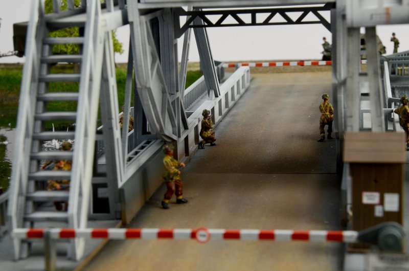 Italeri 6194 PEGASUS BRIDGE - D.Day 75Ann.1944-2019 - BATTLE SET 1/72 – zdjęcie 12