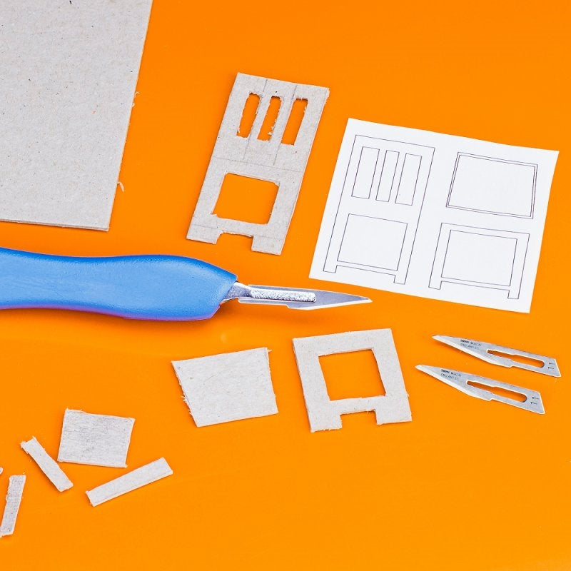 Modelcraft PKN5002-11 Plastic Scalpel Handle &amp;amp; #11 blades x 5 – immagine 3