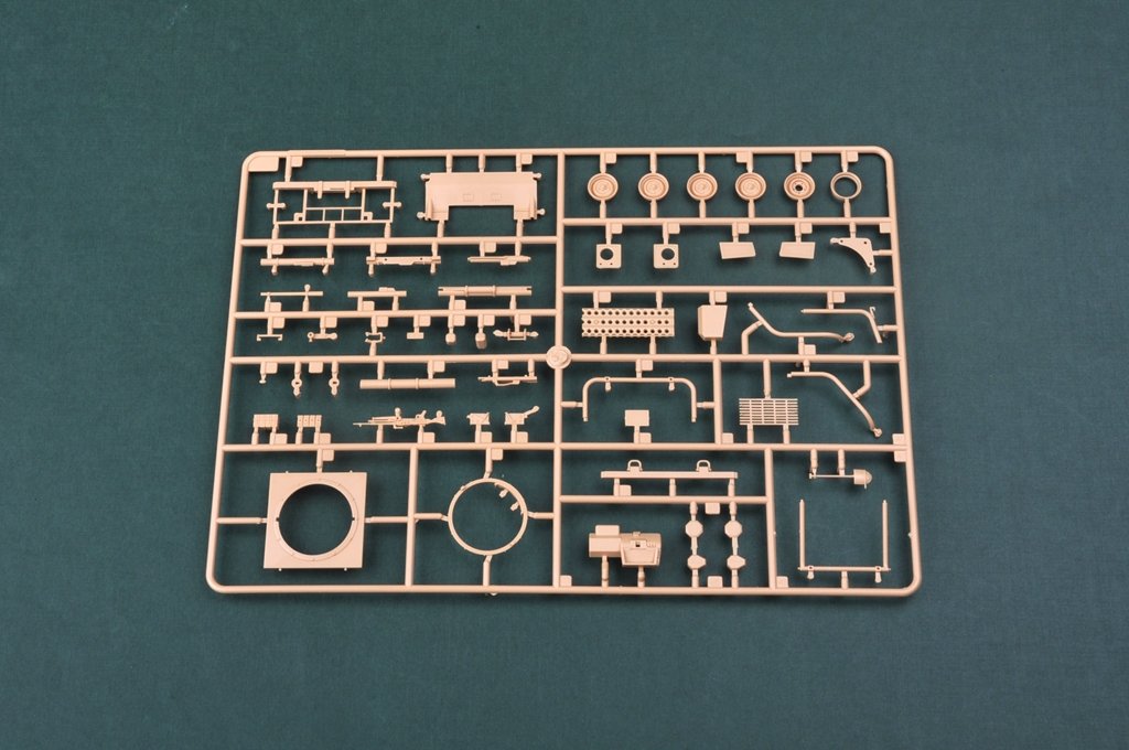 Hobby Boss 82450 RSOV with MG 1/35 – zdjęcie 5