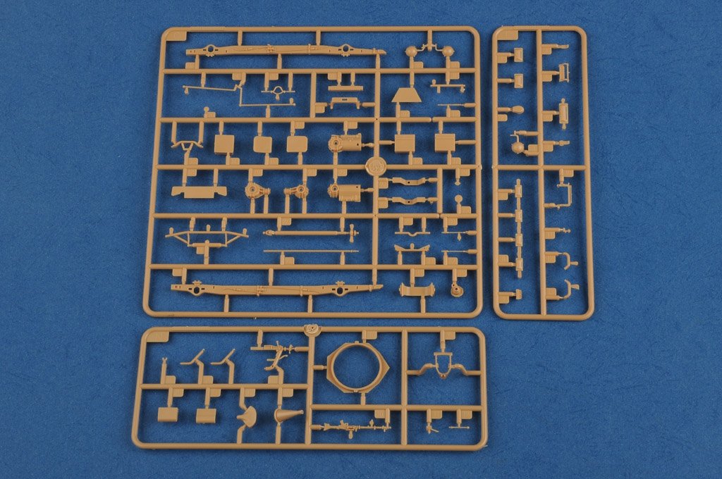 Hobby Boss 83812 German Sd.Kfz.221 Leichter Panzerspahwagen (3rd Series) – image 7