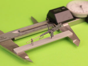 Master GM-35-069 Browning M2HB .50 cal (12.7mm) - machine gun with tank mount - early WWII period (D69820 cradle with D68375 small ammo box) 1/35 – image 6