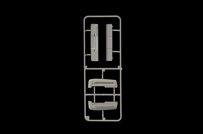 Italeri 3961 Scania S770 4x2 Normal Roof - LIMITED EDITION 1/24 – image 17