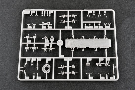 Trumpeter 07137 Russian BTR-70 APC early version 1/72 – image 6