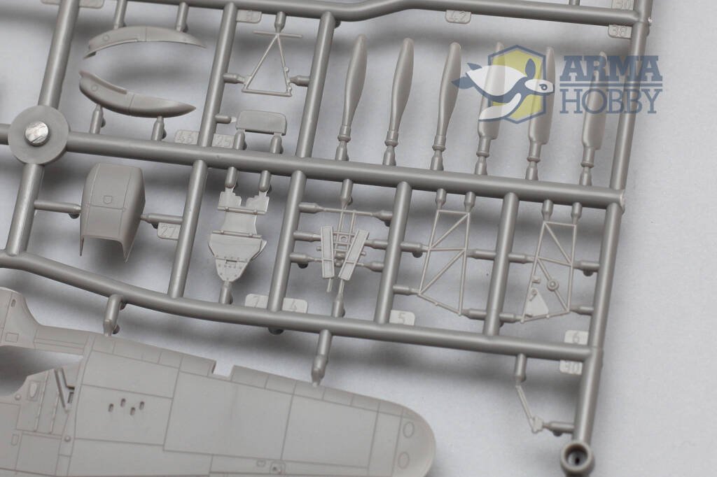 Arma Hobby 70025 Hurricane Mk I Eastern Front - Limited Edition 1/72 – zdjęcie 11