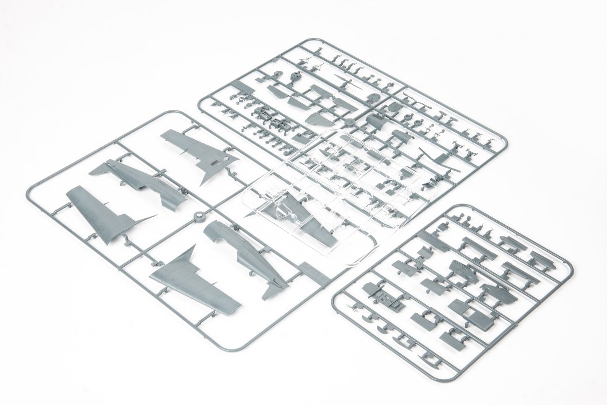 Eduard 84185 Z-526AFS Akrobat 1/48 – zdjęcie 4