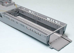 Tamiya 31003 Japanese Defence Force LST-4001 Ohsumi 1/700 – zdjęcie 4