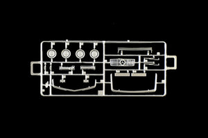 Italeri 3633 Mercedes Benz 500 SLC 1/72 – image 8