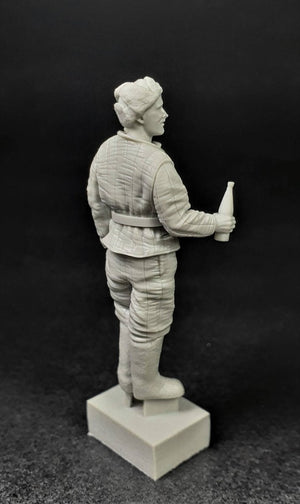 Panzer Art FI35-155 Soviet tanker at rest No.2 1/35 – image 2