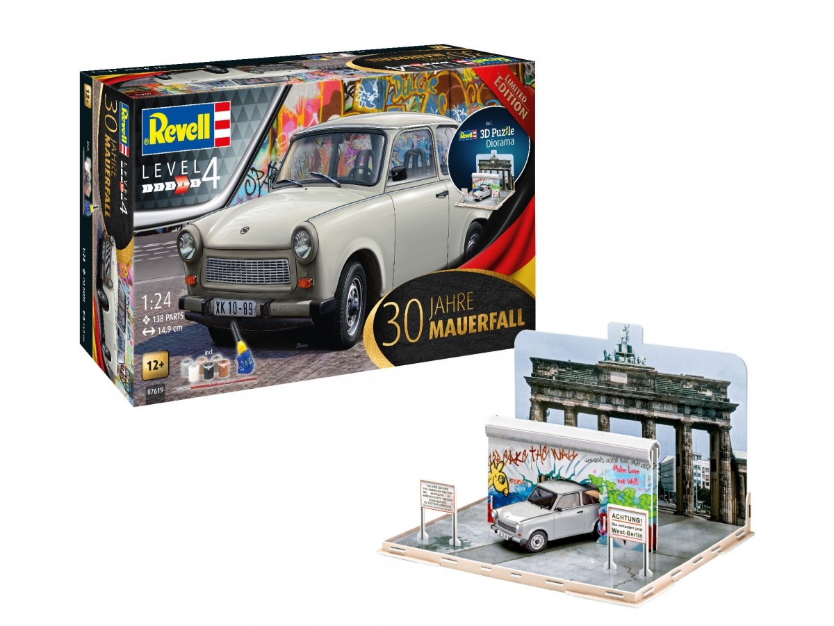 Revell 07619 30th Anniversary "Fall of the Berlin Wall" 1/24