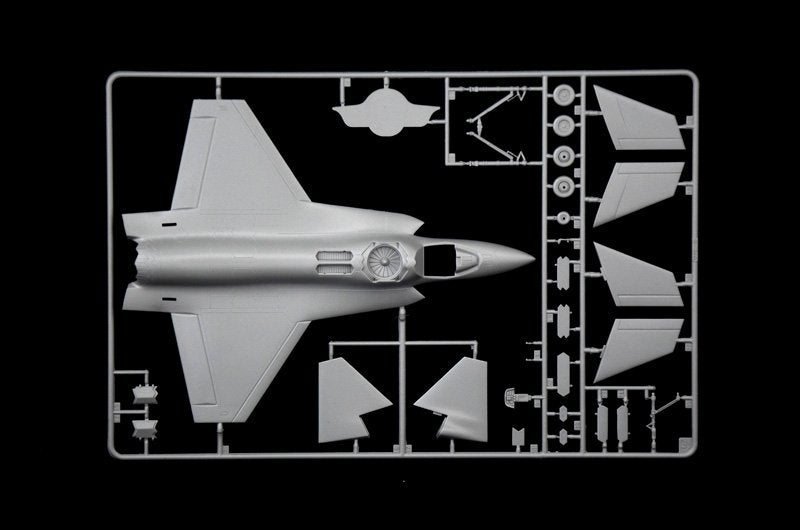 Italeri 1419 JSF Program X-32A and X-35B 1/72 – image 6