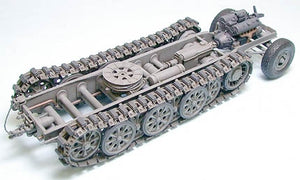 Tamiya 35239 German 18-Ton Heavy Half-Track FAMO 1/35 – image 6