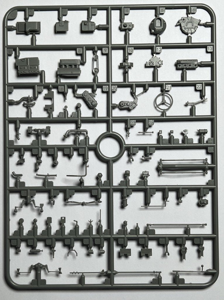 Thunder Model 35209 Morris Bofors C9/B Late The Iconic British WWII Gun Truck 1/35 – zdjęcie 12