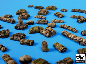 Black Dog T72056 Tentage plus bedrolls 2 accessories set 1/72 – image 6