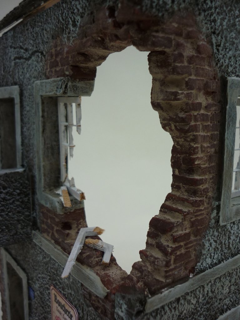 RT-Diorama 35175 Damaged Village House 1/35 – zdjęcie 6